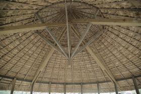 Tambo indígena embera, en la etnoaldea Kipara Te, en Bocas de Jagua (Jurubirá) Tambo indígena embera, en la etnoaldea Kipara Te, en Bocas de Jagua (Jurubirá)